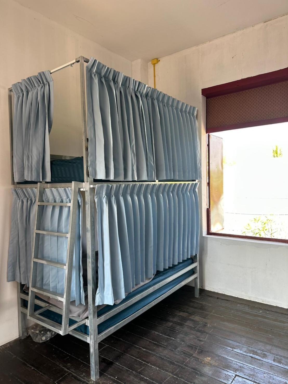 Via Thakhek Hostel & Cafe Exterior photo